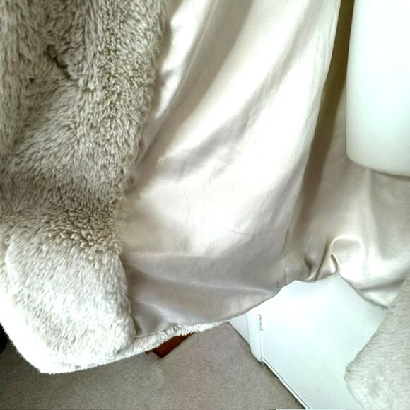 LUCKY BRAND IVORY WHITE FAUX FUR TEDDY JACKET COAT SIZE SMALL HTF - Picture 11 of 15